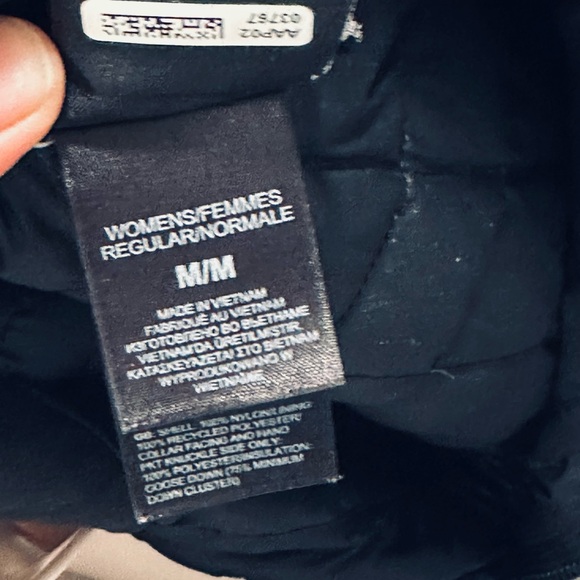 The North Face Women’s Thermoball™ Parka Black Mid-length Medium - Picture 5 of 9